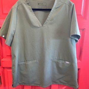 FIGS OLIVE GREEN LIMITED EDITION COLOR CATALINA SCRUB TOP IN XXL